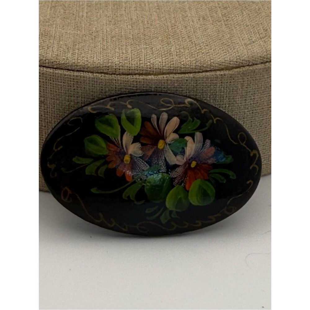 Vintage Russian Hand-Painted Floral Oval brooch
